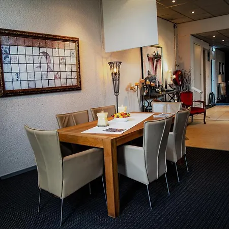 't Smedenhuys Hotel 2*