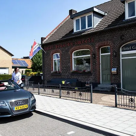 't Smedenhuys מלון 2*